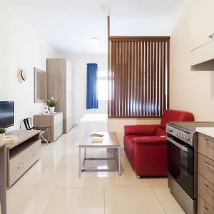 Blubay By St Apartahotel Gzira